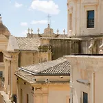 Vakantiehuis Casa Camelia - Cathedral View Apartment, 90m From Duomo Noto