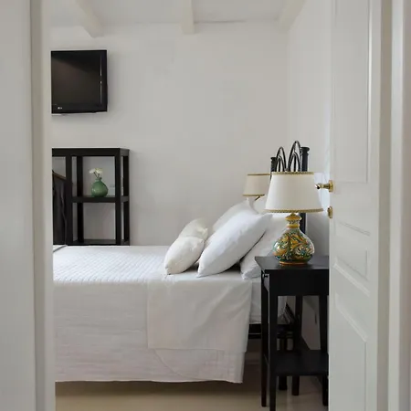 Vakantiehuis Casa Camelia - Cathedral View Apartment, 90m From Duomo *