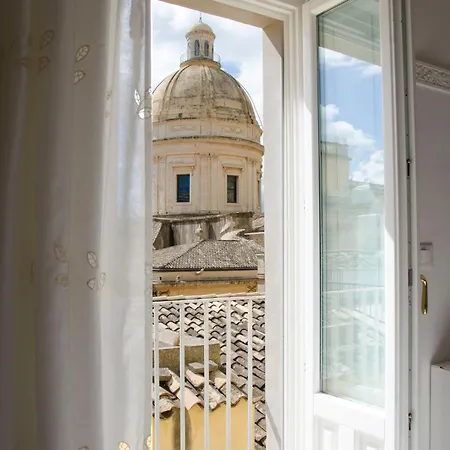 Casa Camelia - Cathedral View Apartment, 90m From Duomo Дом отдыха Ното