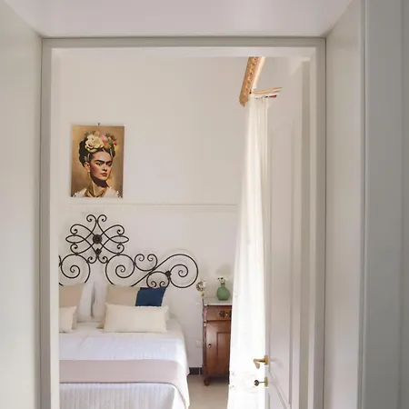 Дом отдыха Casa Camelia - Cathedral View Apartment, 90m From Duomo