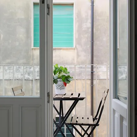 Casa Camelia - Cathedral View Apartment, 90m From Duomo *