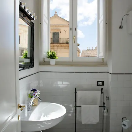 Casa Camelia - Cathedral View Apartment, 90m From Duomo Ното