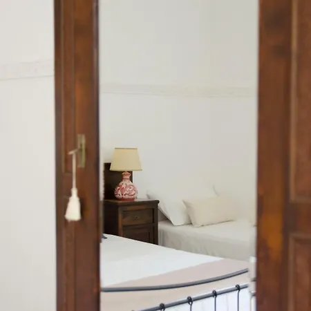 Casa Camelia - Cathedral View Apartment, 90m From Duomo Ното
