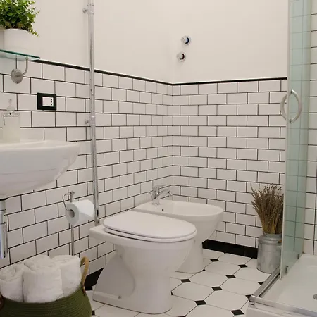 Дом отдыха Casa Camelia - Cathedral View Apartment, 90m From Duomo Ното