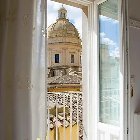 Casa Camelia - Cathedral View Apartment, 90m From Duomo